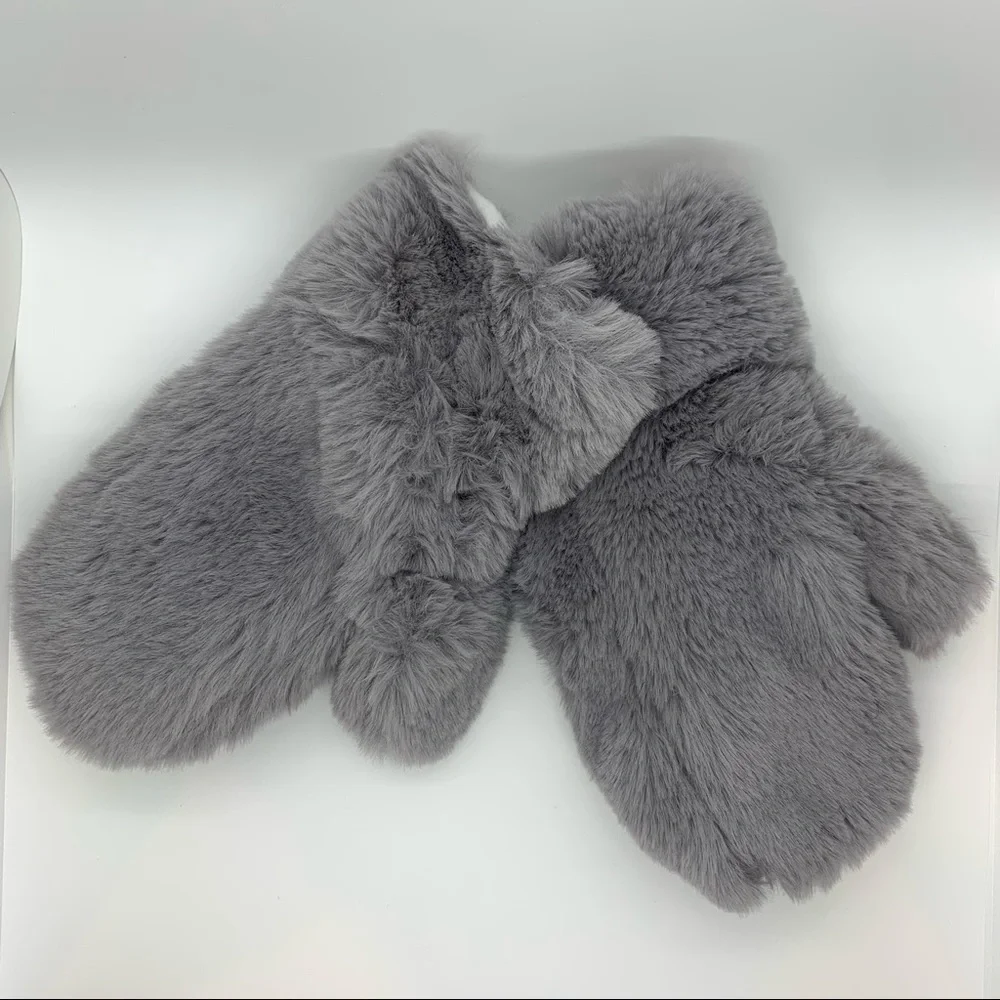 Fuzzy Faux Fur Mittens Gray One Size Soft Cozy Winter Cabin Snow Ski